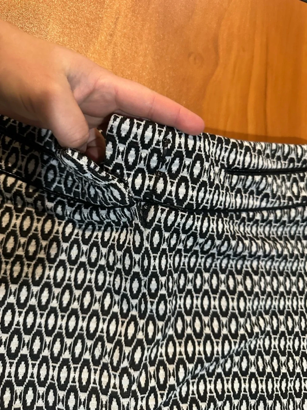 Carole Little Geometric Print Pencil Skirt Black White Size 10